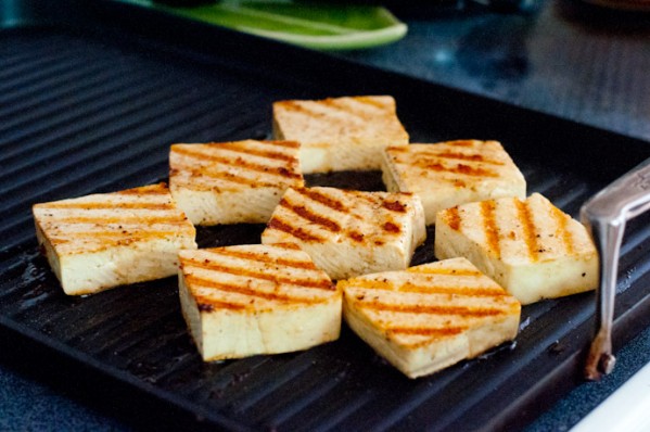 Grilling soy-miso tofu Grilling soy-miso tofu