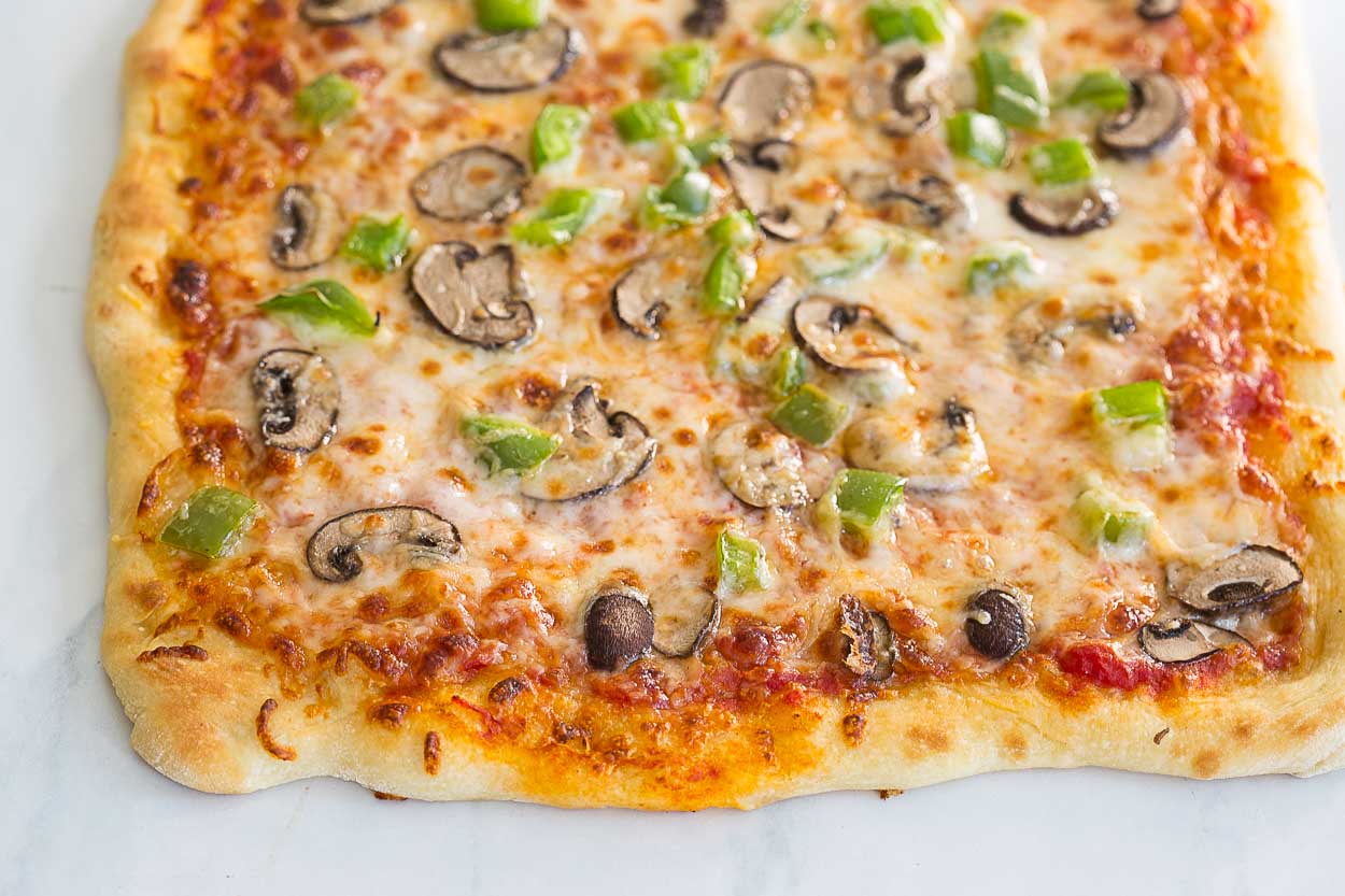 Green pepper and mushroom pizza recipe by Cook Smarts