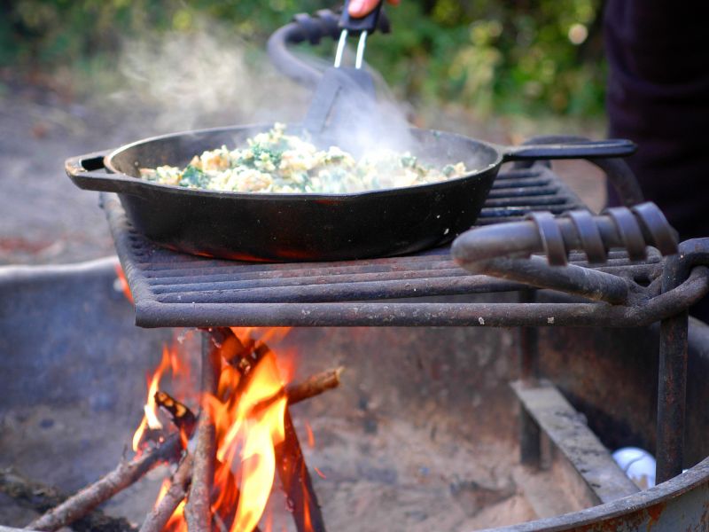 How to Clean a Cast Iron Skillet at Camp 